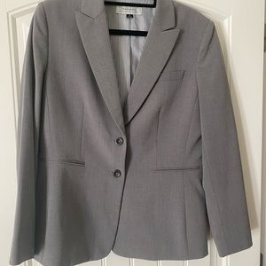 Tahari Arthur S Levine grey suit blazer like new size 14